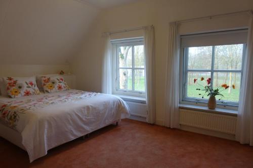 Posteľ alebo postele v izbe v ubytovaní Magnificent farmhouse in Central Holland 4A & 2C