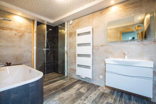 Ένα μπάνιο στο Pension Roky