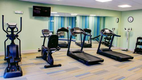 Pusat kecergasan dan/atau kemudahan kecergasan di Holiday Inn Express Spencer by IHG