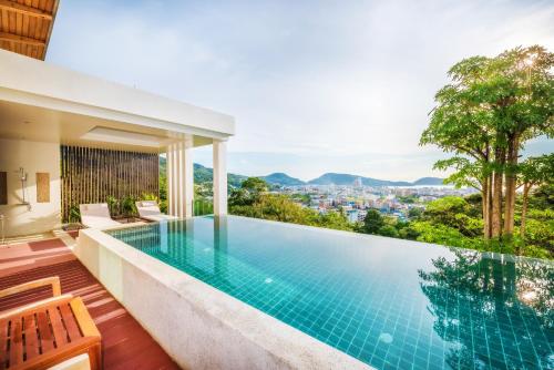 Swimmingpoolen hos eller tæt på Wyndham Sea Pearl Resort, Phuket