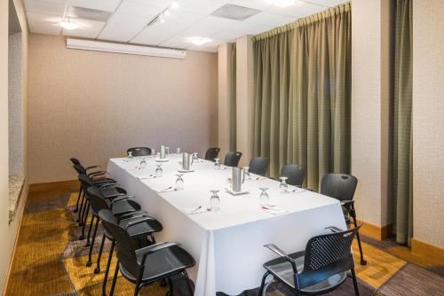 Konferenční prostory v ubytování Crowne Plaza San Francisco Airport by IHG