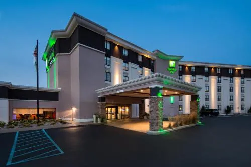 Holiday Inn Milwaukee Riverfront by IHG in Milwaukee