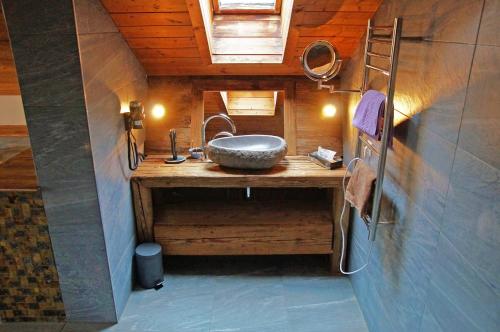 Et badeværelse på Alpengasthof Krische