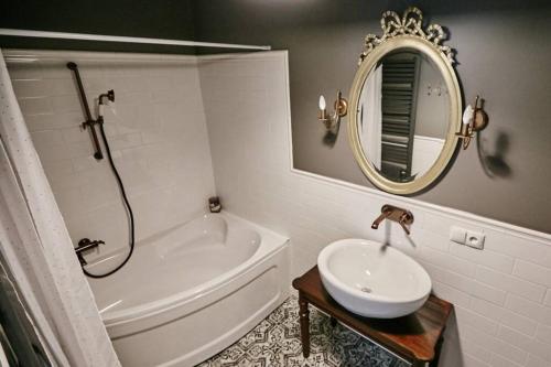 Kúpeľňa v ubytovaní Beżowy Apartament DE LUX dla 4 osób Chorzów Katowice