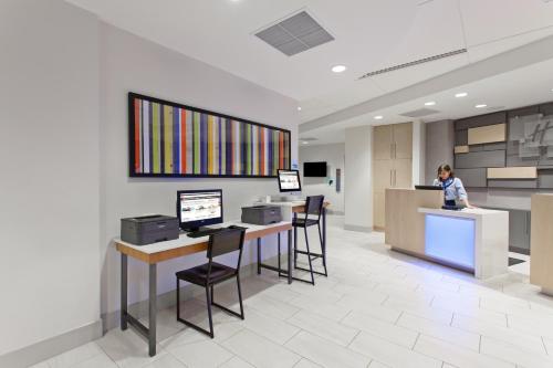 Holiday Inn Express West Los Angeles, an IHG Hotel Image