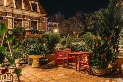 Un jardín fuera de Saphir Dalat Hotel