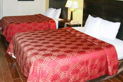 Econo Lodge Inn & Suites West - Energy Corridor Image