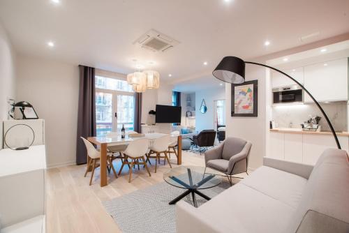 SUITE COCTEAU : au cœur de la Rive Gauche, neuf, design, 2/4/6 personnes