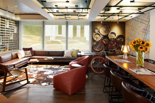 Kimpton Hotel Vintage Portland, an IHG Hotel Image