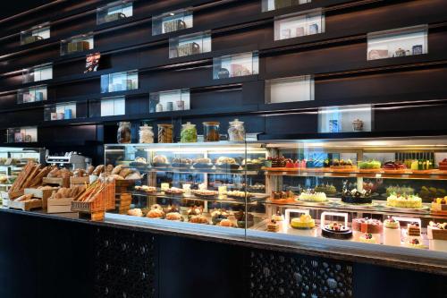 Makanan di atau berdekatan aparthotel ini