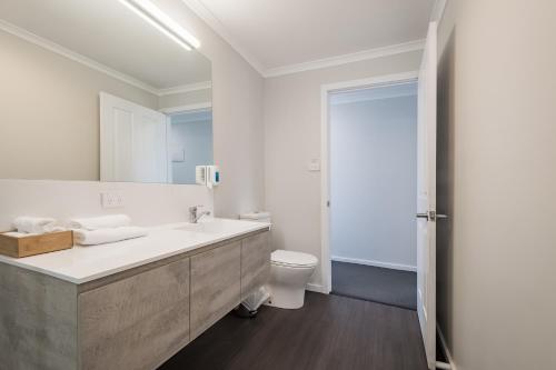 Koupelna v ubytování Seabrook Hotel