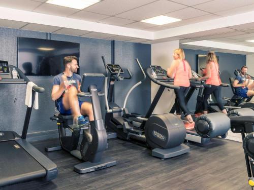 Centrul de fitness și/sau facilități de fitness de la Mercure Paris Porte de Pantin