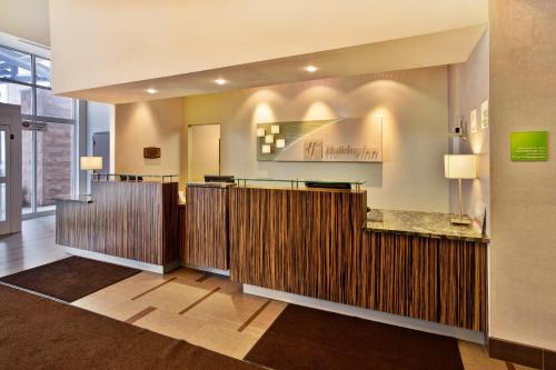 Holiday Inn Hotel Detroit Metro Airport, an IHG Hotel, Romulus – Updated  2023 Prices
