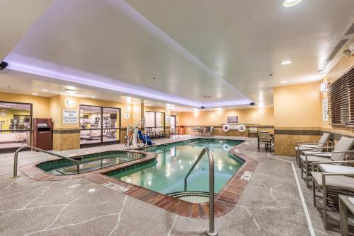 Piscina di Holiday Inn - Indianapolis Downtown by IHG o nelle vicinanze