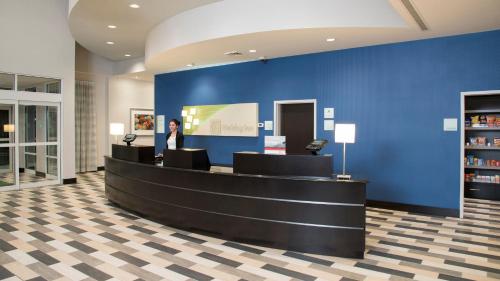 Holiday Inn Indianapolis Airport, an IHG Hotel Image