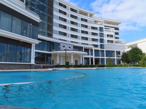 Bazén v ubytování Navy Hotel Cam Ranh nebo v jeho okolí