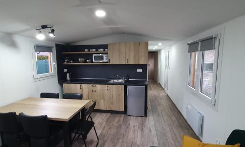 Virtuvė arba virtuvėlė apgyvendinimo įstaigoje Liptov Mobile House