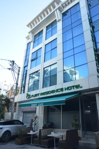 Bangunan di mana terletaknya aparthotel ini