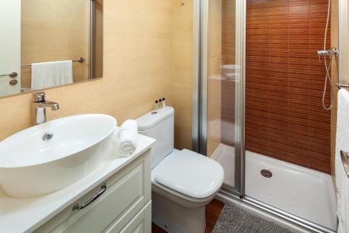 A bathroom at Acogedor Apartamento Teatro Cervantes