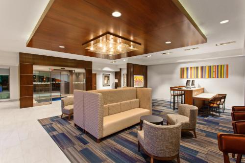 Holiday Inn Express & Suites Houston S - Medical Ctr Area, an IHG Hotel Image