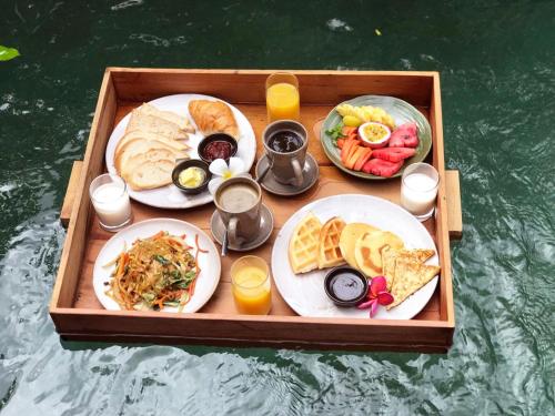 Eten bij of ergens in de buurt van het hotel

