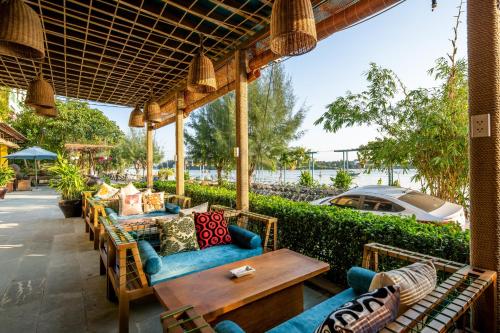 Gallery image of TRIPLE Riverside Villa Hotel HoiAn in Hoi An