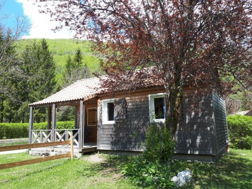 Κήπος έξω από το Le Valserine - Camping éco responsable