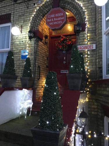 A restaurant or other place to eat at Clare House 