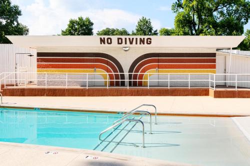 The Dive Motel and Swim Club Image