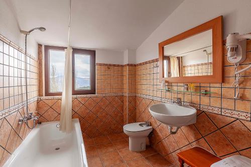 Ένα μπάνιο στο Hotel Sulayr