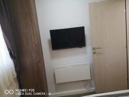 TV a/nebo společenská místnost v ubytování KOPAONIK HOUSE