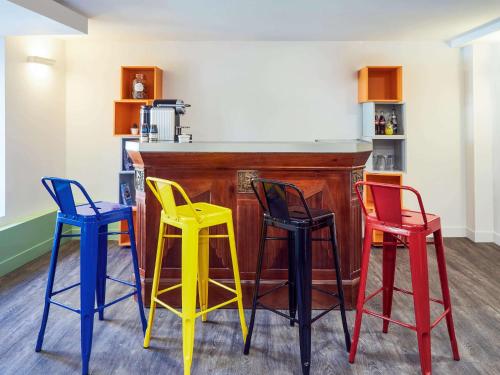 Η κουζίνα ή μικρή κουζίνα στο ibis Styles Marseille Vieux Port