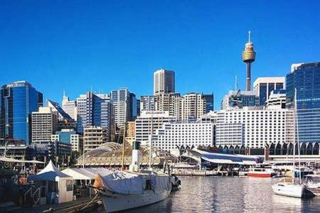 Pemandangan umum bagi Sydney atau pemandangan bandar yang diambil dari apartmen