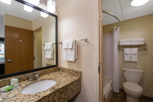 Gallery image of AmericInn by Wyndham Apple Valley in Apple Valley