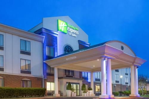 a rendering of a hotel with the front of the building at Holiday Inn Express Hotel & Suites Easton by IHG in Easton
