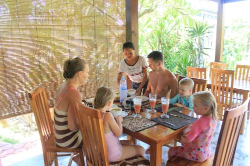 Clientes alojados en Pattri Garden Lembongan