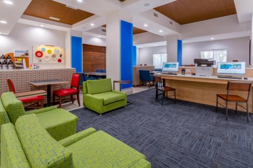 Holiday Inn Express Arrowood, an IHG Hotel Image