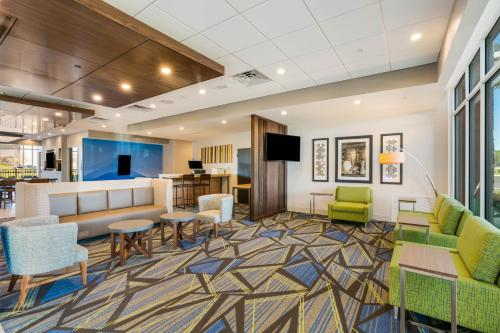 Holiday Inn Express & Suites Jacksonville - Town Center, an IHG Hotel Image