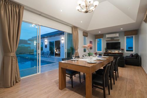 Πισίνα στο ή κοντά στο Phuket La Siesta Pool Villas & Pool Access Rooms