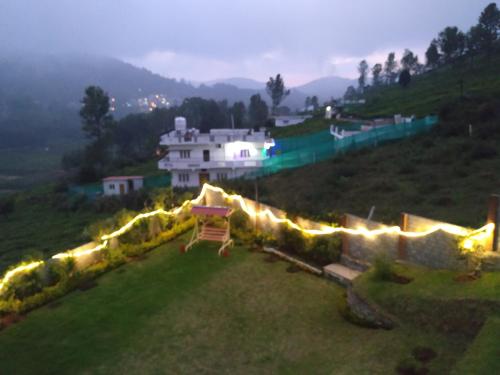Gallery image of Vignesh holiday inn in Kotagiri