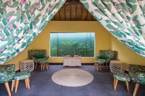 Zona de estar de PinkCoco Gili Air - Constant Surprises & for Cool Adults Only