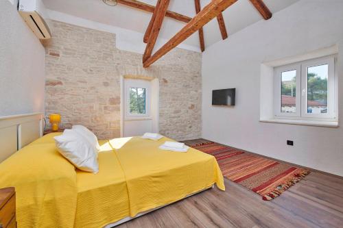 Gambar di galeri bagi Old stone Villa with whirlpool and sauna di Ližnjan
