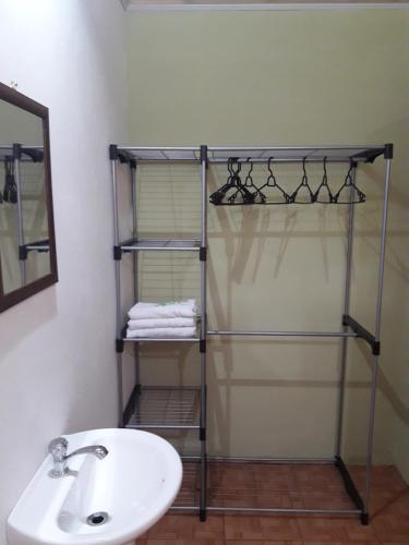 Koupelna v ubytování Hostal y cabinas anita-and rafting tour!