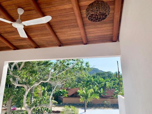 Pemandangan gunung umum atau pemandangan gunung yang diambil dari aparthotel ini