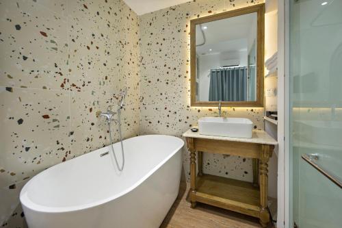 Phòng tắm tại Adaline Hotel & Apartment