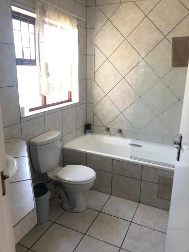 Koupelna v ubytování Amies Self-Catering Apartments