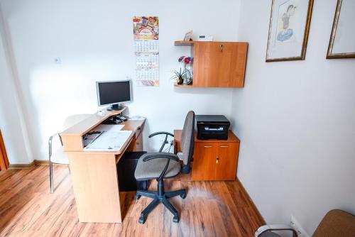 Una televisión o centro de entretenimiento en Willa Safona