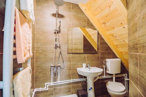 Ванна кімната в Original Wooden Lodge SG