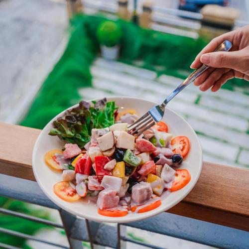 Eten bij of ergens in de buurt van het hotel

