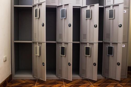 a row of lockers in a room at ica wasi hostel in Ica